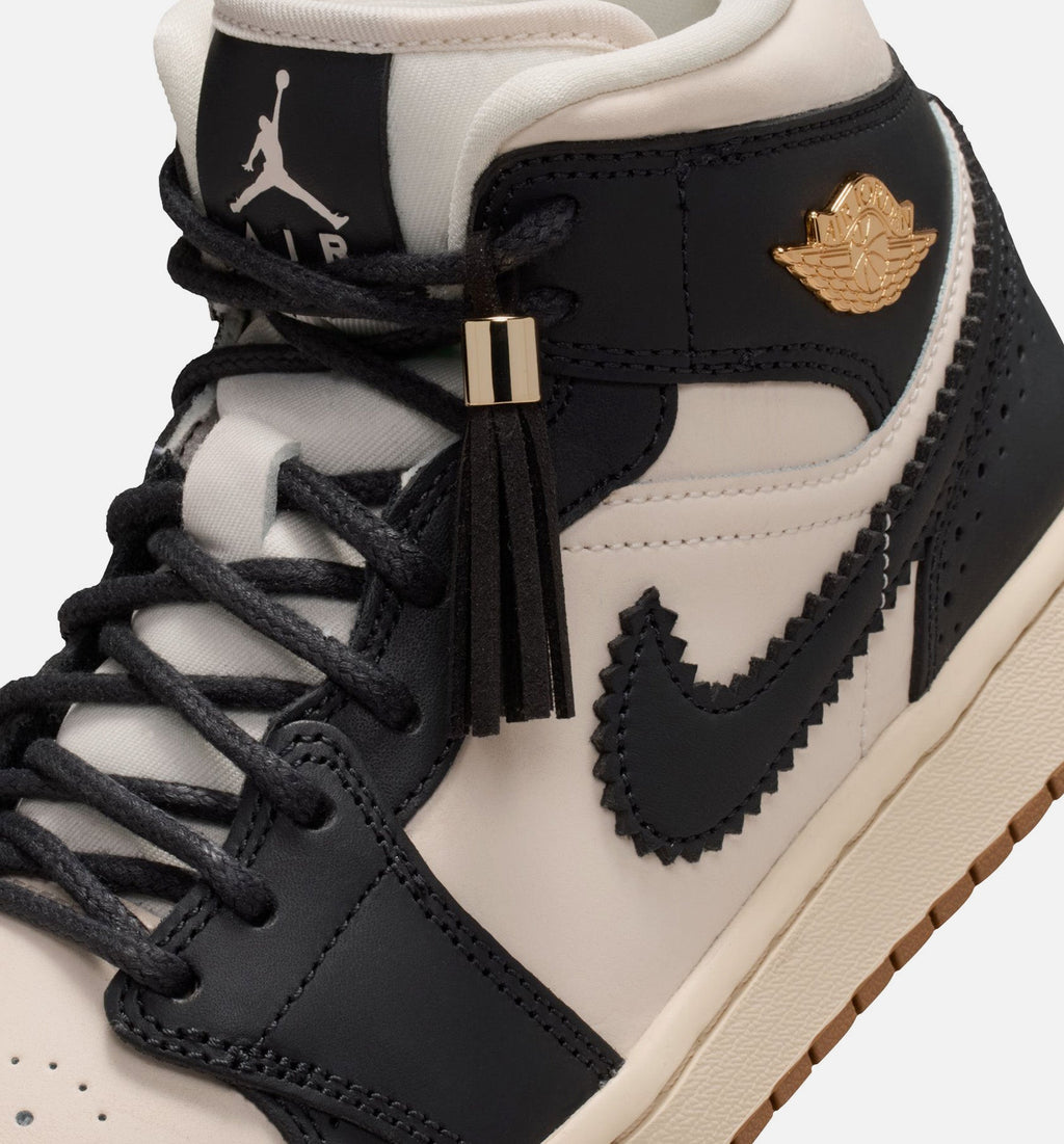 Air Jordan 1 Mid SE – Women's Lifestyle Shoe in Off-Noir/Chalk/Pearl White