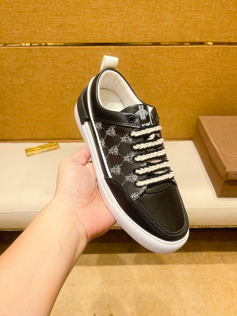Black and Gray Patterned Low-Top Sneakers
